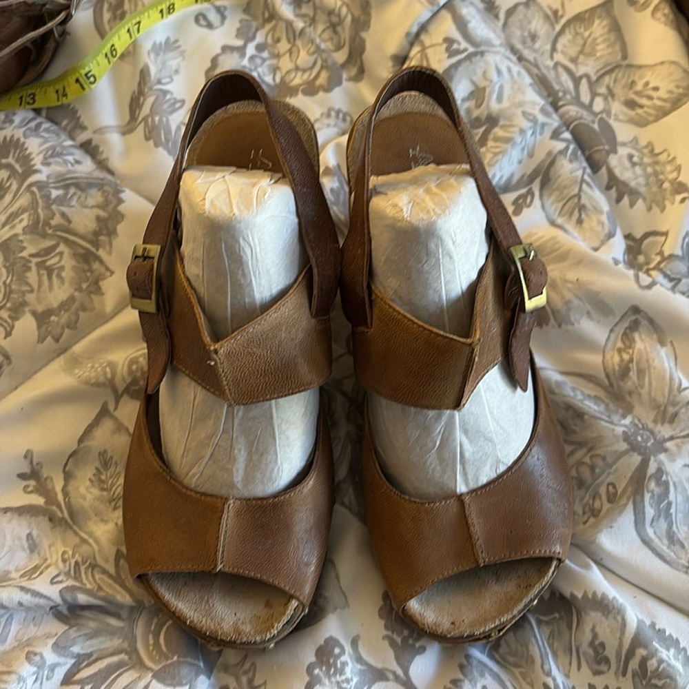 Worn once, selling because I prefer a shorter heel.
